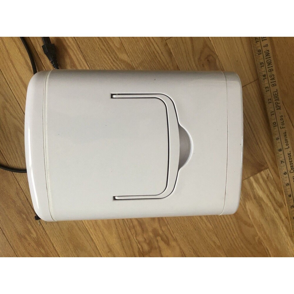 Mini Fridge Model Ly204e Danielle Electronics 10"… - image 7